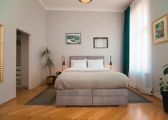 Stross Apartments
