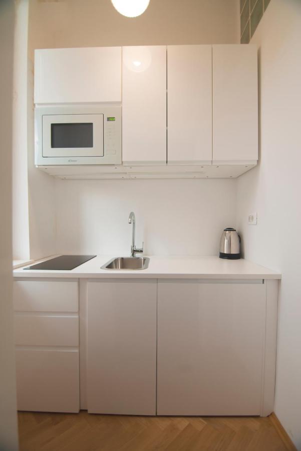 Stross Apartment *